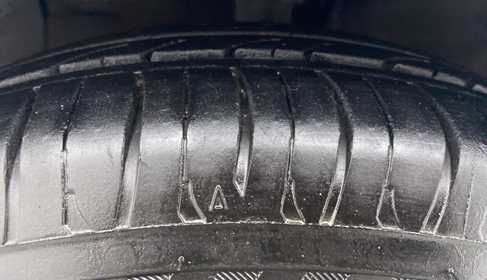 2018 Hyundai Grand i10 SPORTZ U2 1.2 CRDI, Diesel, Manual, 53,915 km, Left Front Tyre Tread