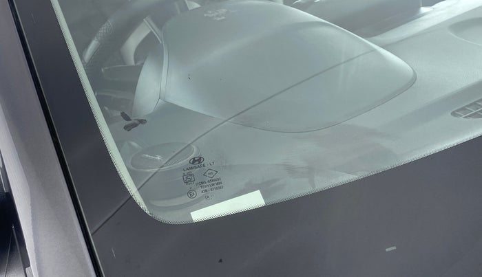 2020 Hyundai NEW I20 MAGNA 1.2 MT, Petrol, Manual, 27,000 km, Front windshield - Minor spot on windshield