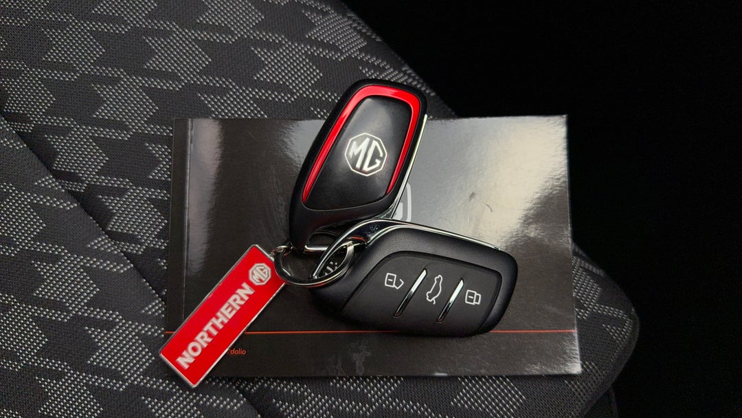 2024 MG Zst Core, Automatic, 22501 km, Key Close-up