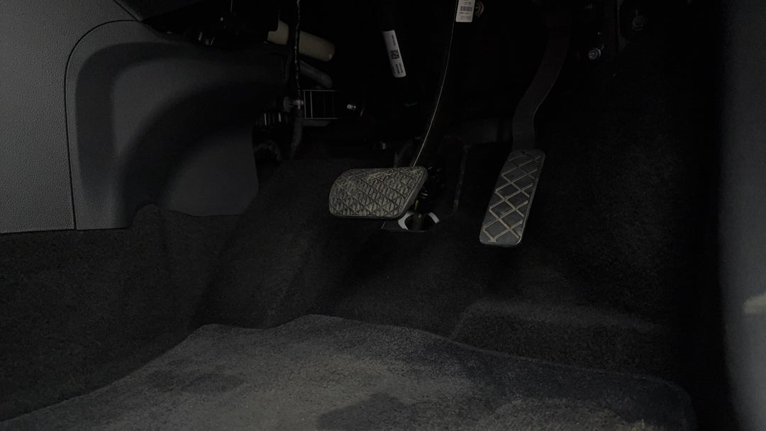 2024 MG Zst Core, Automatic, 22501 km, Pedals and Footmat