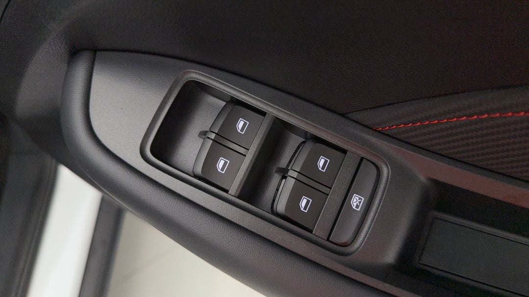 2024 MG Zst Core, Automatic, 22501 km, Drivers Side Door Panel Controls