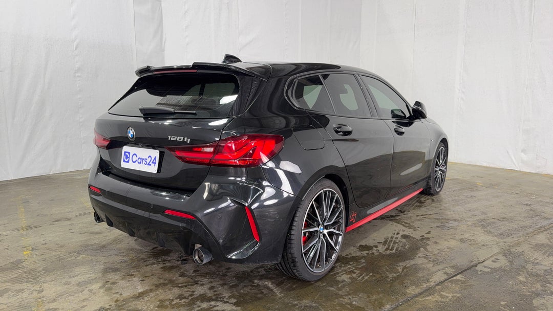 Right Back Diagonal (45- Degree) View