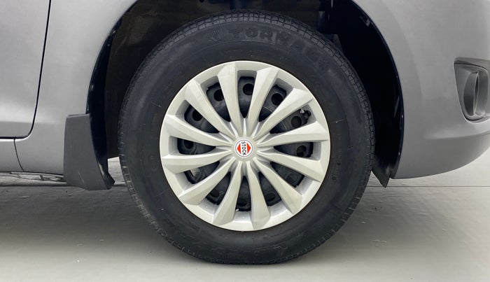 2014 Maruti Swift VXI D, Petrol, Manual, 77,934 km, Right Front Tyre