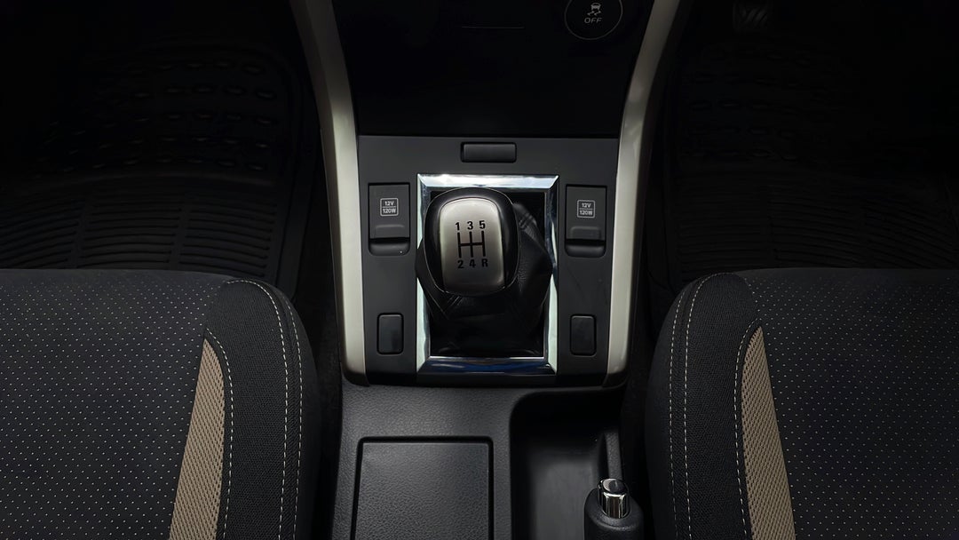 2014 Suzuki Grand Vitara Navigator (4x2), Manual, 53710 km, Gear Lever 