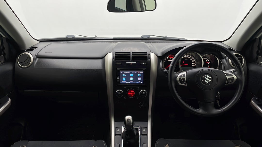 2014 Suzuki Grand Vitara Navigator (4x2), Manual, 53710 km, Dashboard View