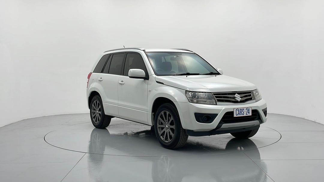 2014 Suzuki Grand Vitara Navigator (4x2), Manual, 53710 km, Right Front Diagonal (45- Degree) View