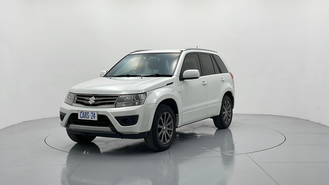 2014 Suzuki Grand Vitara Navigator (4x2), Manual, 53710 km, Left Front Diagonal (45- Degree) View