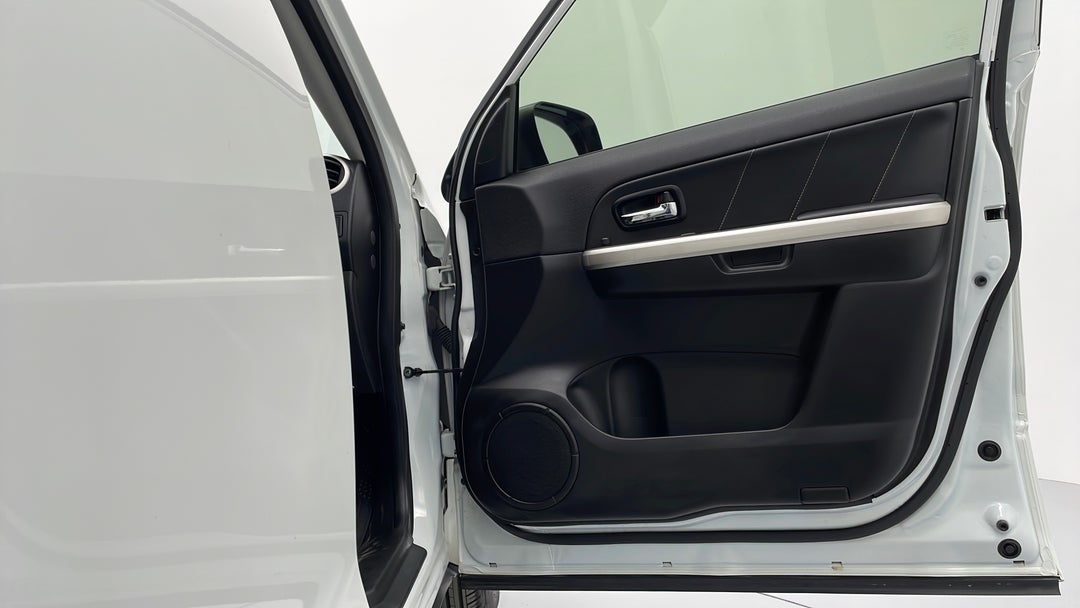 2014 Suzuki Grand Vitara Navigator (4x2), Manual, 53710 km, Speaker View