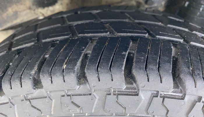 2018 Hyundai Eon MAGNA PLUS OPTIONAL, Petrol, Manual, 33,233 km, Left Rear Tyre Tread