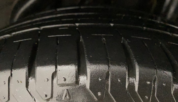 2018 Hyundai Verna 1.6 SX (O) CRDI MT, Diesel, Manual, 65,533 km, Left Rear Tyre Tread