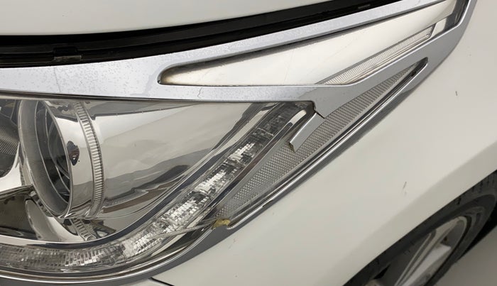 2018 Hyundai Verna 1.6 SX (O) CRDI MT, Diesel, Manual, 65,533 km, Left headlight - Chrome has minor damage