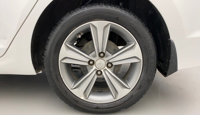 2018 Hyundai Verna 1.6 SX (O) CRDI MT, Diesel, Manual, 65,533 km, Left Rear Wheel