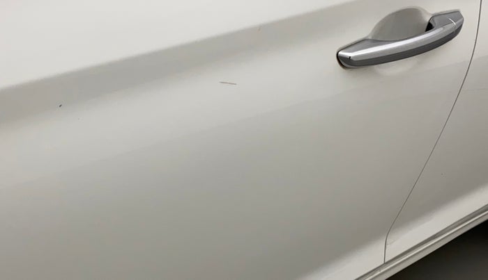 2018 Hyundai Verna 1.6 SX (O) CRDI MT, Diesel, Manual, 65,533 km, Front passenger door - Minor scratches