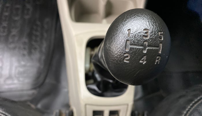 2019 Maruti Alto LXI CNG, CNG, Manual, 54,831 km, Gear lever - Boot cover slightly torn