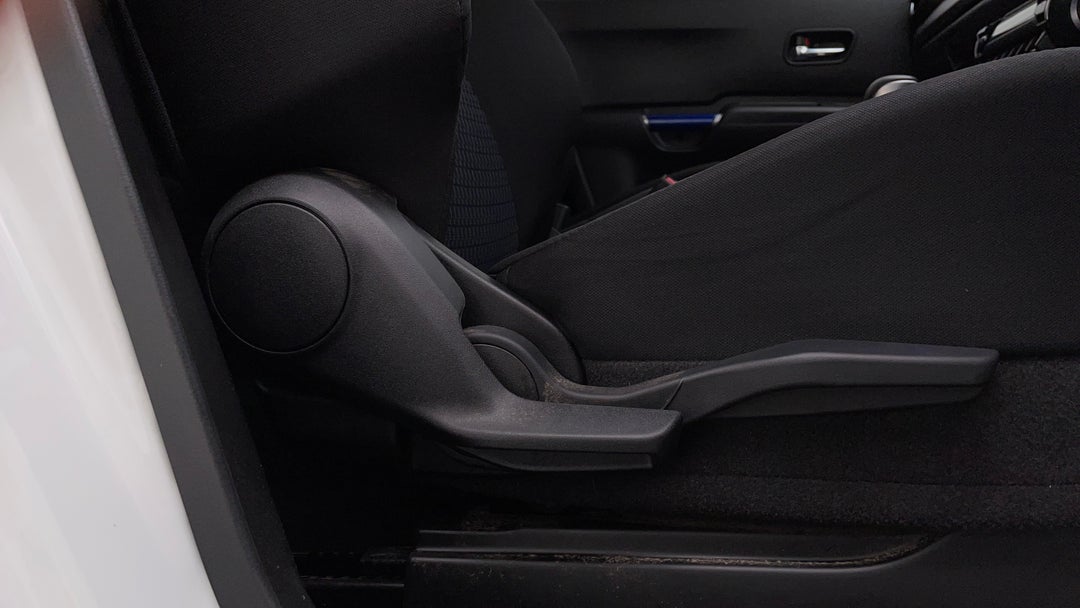 2021 Suzuki Ignis Glx, Automatic, 46266 km, Drivers Side Adjustment Panel