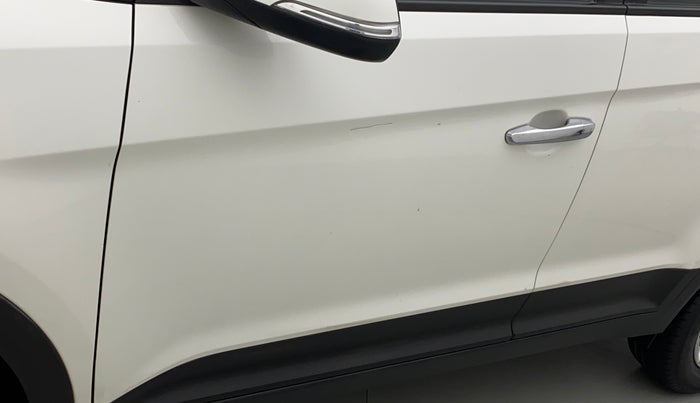 2016 Hyundai Creta SX PLUS 1.6 PETROL, Petrol, Manual, 54,620 km, Front passenger door - Minor scratches