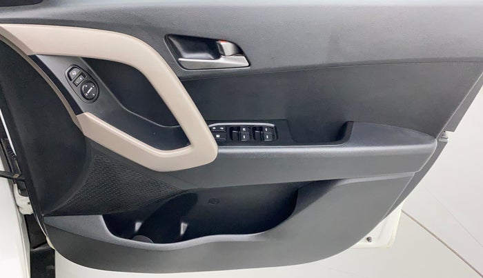 2016 Hyundai Creta SX PLUS 1.6 PETROL, Petrol, Manual, 54,620 km, Driver Side Door Panels Control