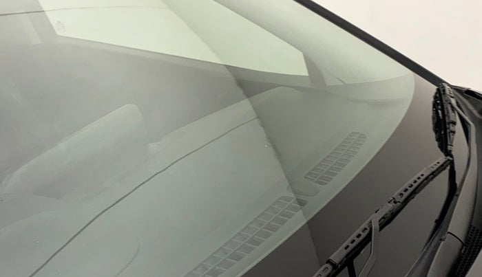 2021 Hyundai NEW I20 SPORTZ 1.2 MT, Petrol, Manual, 36,250 km, Front windshield - Minor spot on windshield