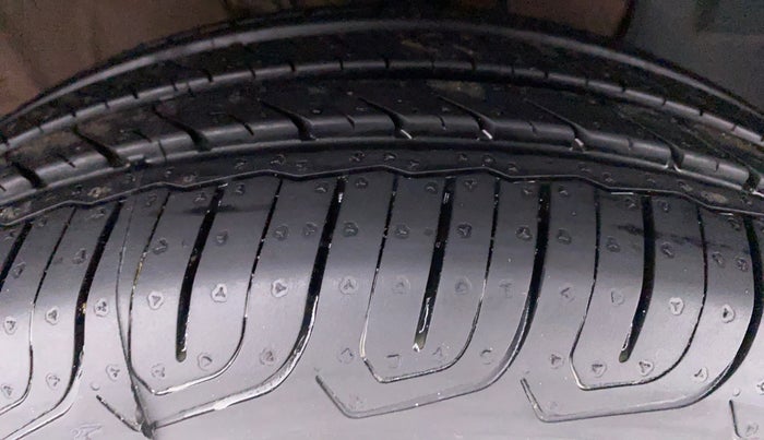 2019 Hyundai Elite i20 1.2 MAGNA PLUS VTVT, Petrol, Manual, Right Front Tyre Tread