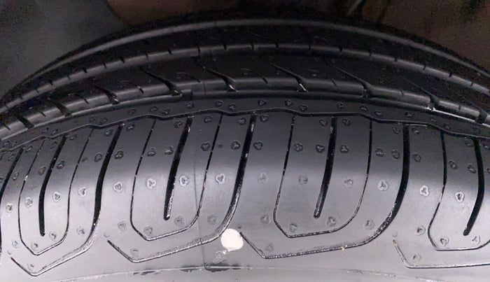 2019 Hyundai Elite i20 1.2 MAGNA PLUS VTVT, Petrol, Manual, Left Front Tyre Tread