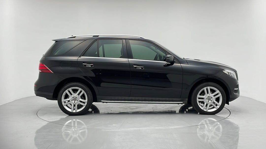 2017 Mercedes-benz GLE 350 D 4matic, Automatic, 112756 km, Right Side View
