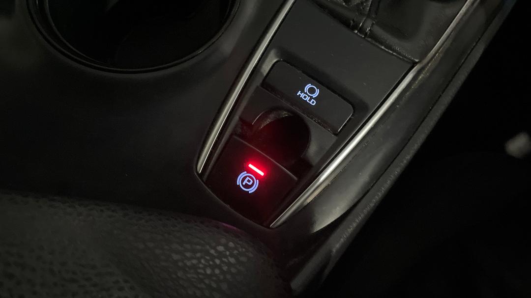 2019 Toyota Camry Ascent, Automatic, 118019 km, Handbrake