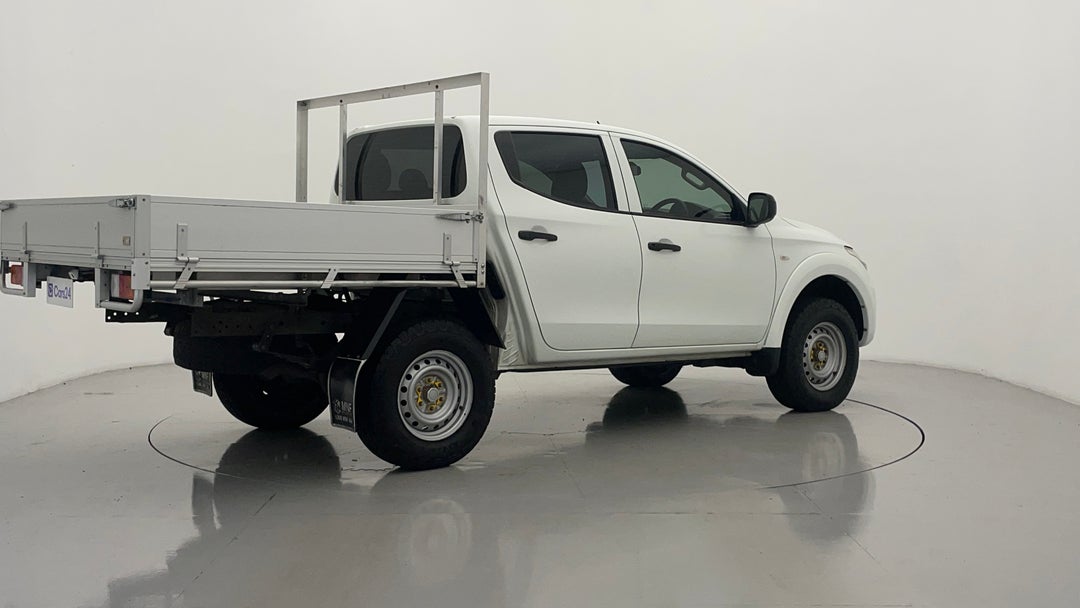 Right Back Diagonal (45- Degree) View