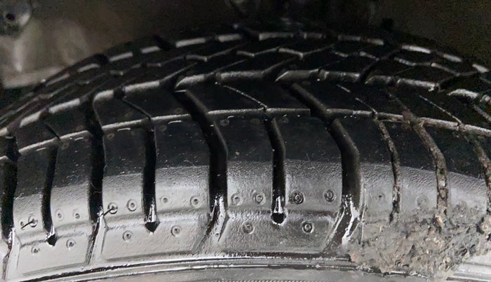 2014 Honda Amaze 1.5 SX MT I DTEC, Diesel, Manual, 1,13,597 km, Left Front Tyre Tread
