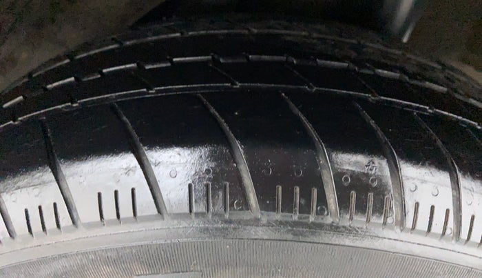 2014 Honda Amaze 1.5 SX MT I DTEC, Diesel, Manual, 1,13,597 km, Left Rear Tyre Tread