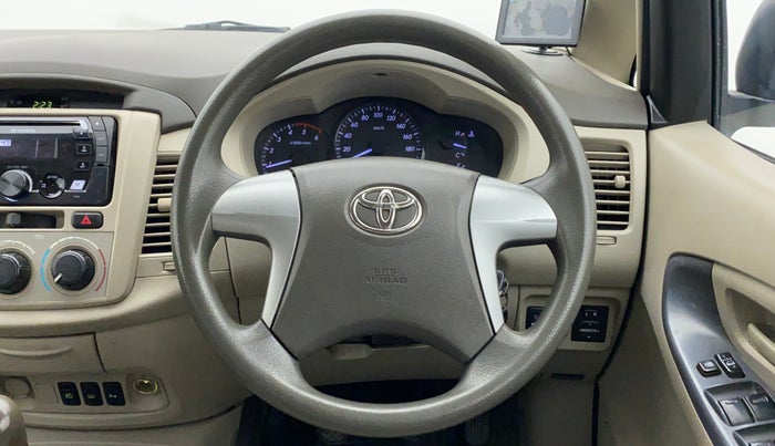 2013 Toyota Innova 2.5 GX 7 STR BS IV, Diesel, Manual, 64,869 km, Steering Wheel Close Up