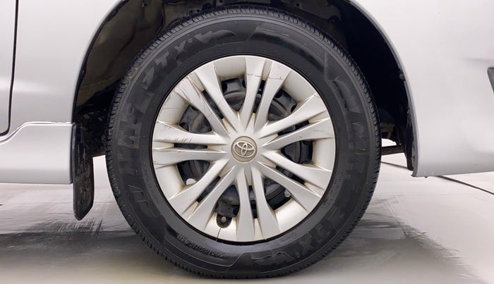 2013 Toyota Innova 2.5 GX 7 STR BS IV, Diesel, Manual, 64,869 km, Right Front Wheel