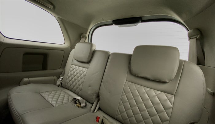 2013 Toyota Innova 2.5 GX 7 STR BS IV, Diesel, Manual, 64,869 km, Third Seat Row ( optional )