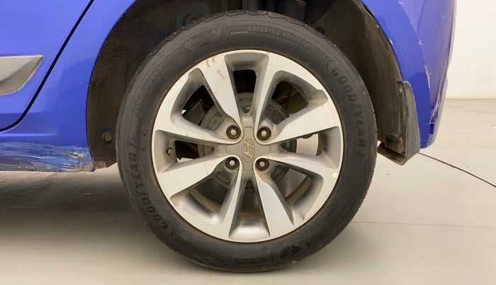2015 Hyundai Elite i20 ASTA 1.2, Petrol, Manual, 1,02,238 km, Left Rear Wheel