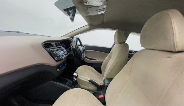 2015 Hyundai Elite i20 ASTA 1.2, Petrol, Manual, 1,02,238 km, Right Side Front Door Cabin