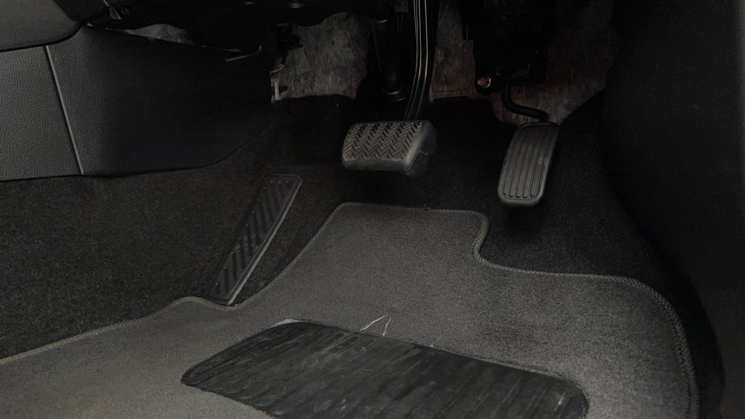 2022 Toyota Corolla Ascent Sport Hybrid, Automatic, 23132 km, Pedals and Footmat