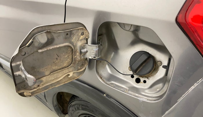 2018 Maruti Celerio X ZXI AMT, CNG, Automatic, 91,098 km, Left quarter panel - Fuel lid lock has slight discoloration