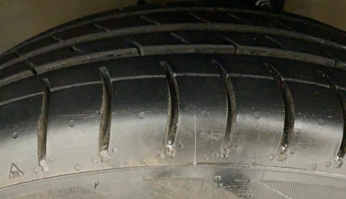 2018 Maruti Celerio X ZXI AMT, CNG, Automatic, 91,098 km, Left Front Tyre Tread