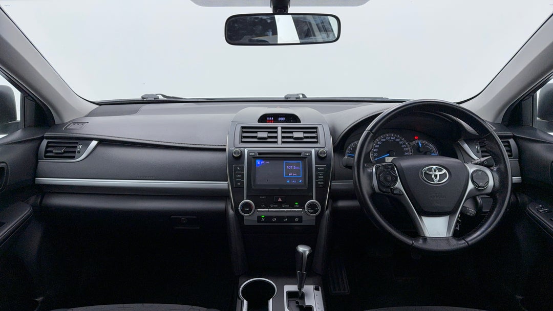 2014 Toyota Camry Rz S.e., Automatic, 162214 km, Dashboard View