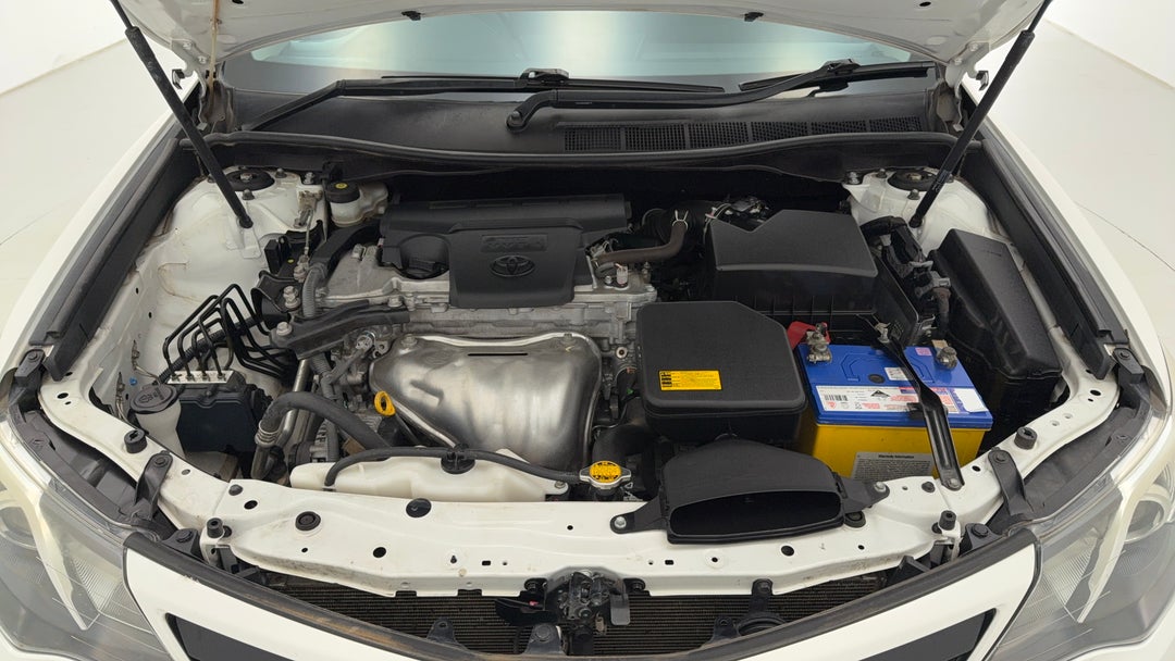 2014 Toyota Camry Rz S.e., Automatic, 162214 km, Open Bonnet (Engine)