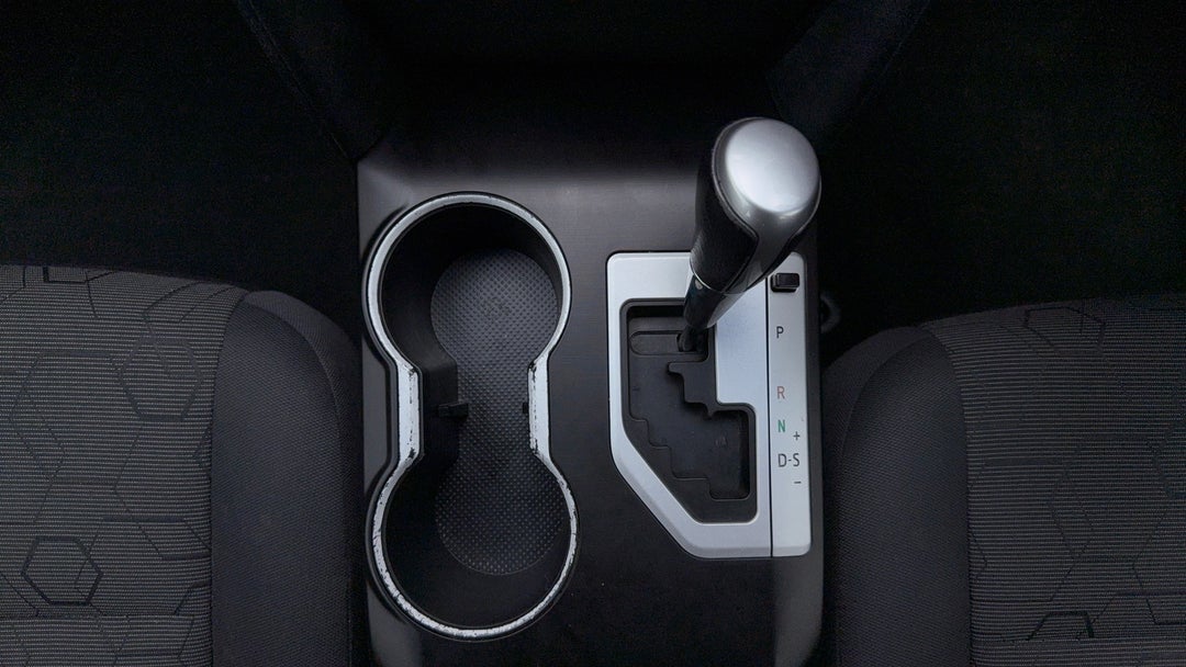 2014 Toyota Camry Rz S.e., Automatic, 162214 km, Gear Lever 