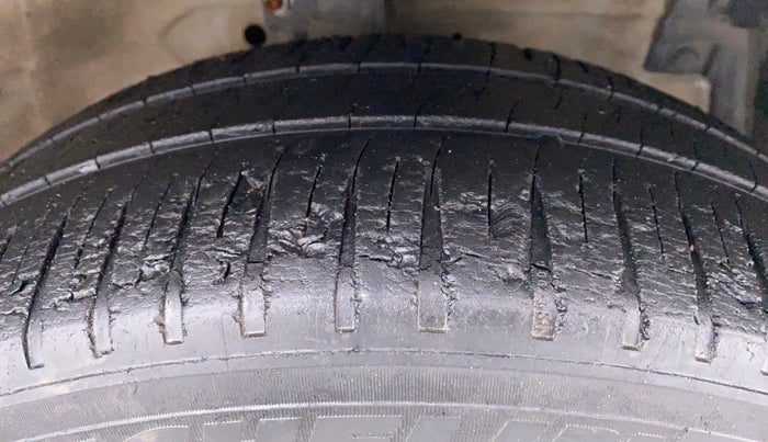 2012 Maruti Swift Dzire VDI, Diesel, Manual, 1,00,142 km, Right Front Tyre Tread