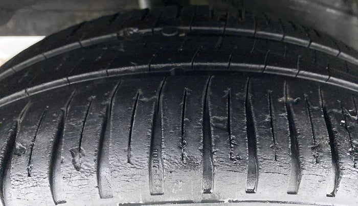 2012 Toyota Etios Liva GD, Diesel, Manual, 1,59,864 km, Left Rear Tyre Tread