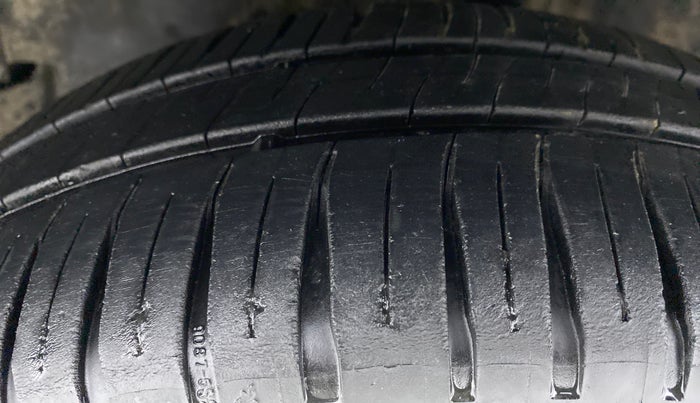 2012 Toyota Etios Liva GD, Diesel, Manual, 1,59,864 km, Left Front Tyre Tread