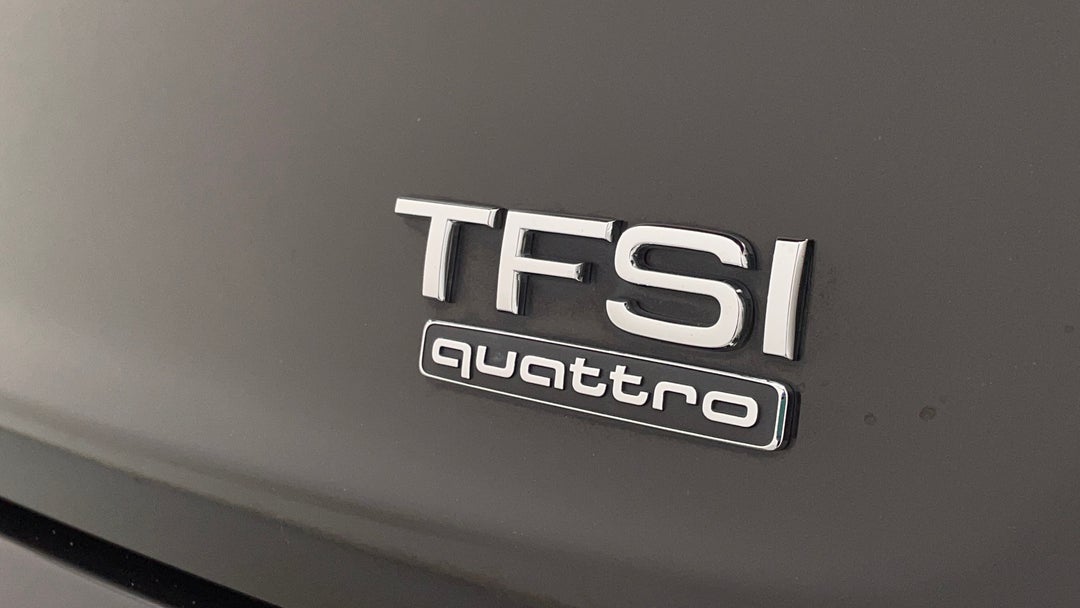 Badge (Boot Right Side)