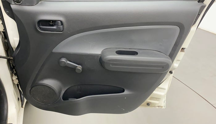 2010 Maruti Ritz LXI, Petrol, Manual, 50,387 km, Driver Side Door Panels Control