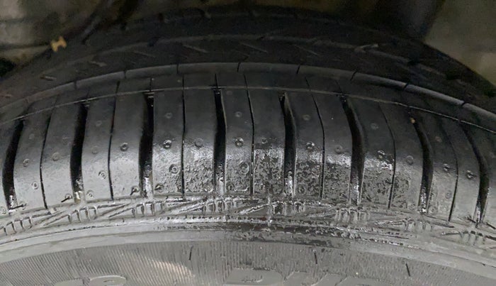 2014 Honda Brio VX MT, Petrol, Manual, 55,425 km, Left Rear Tyre Tread