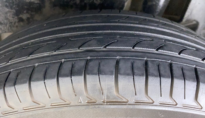 2017 Maruti Dzire VXI, Petrol, Manual, 53,119 km, Left Rear Tyre Tread