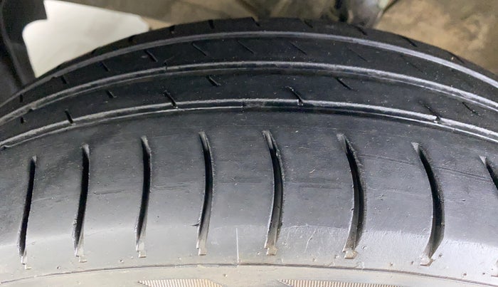 2017 Maruti Dzire VXI, Petrol, Manual, 53,119 km, Left Front Tyre Tread