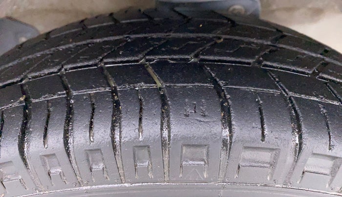 2019 Maruti Eeco 5 STR WITH AC PLUSHTR, Petrol, Manual, 19,406 km, Right Front Tyre Tread