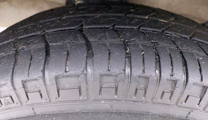 2019 Maruti Eeco 5 STR WITH AC PLUSHTR, Petrol, Manual, 19,406 km, Left Front Tyre Tread